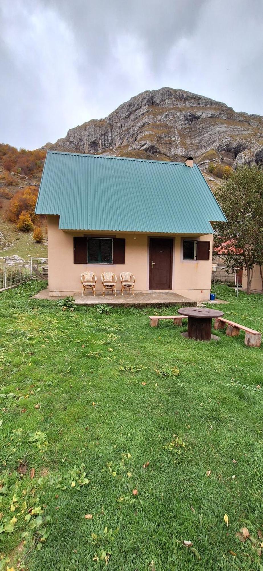 Katun Mokra Accommodation & Horseback Riding Podgorica Quarto foto